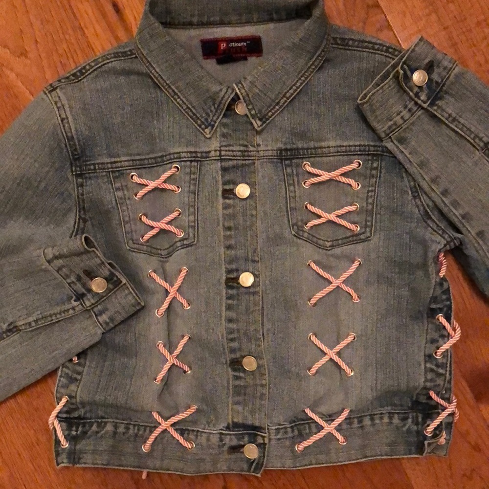 EUC Perfect Shape Jean Jacket Juniors Large